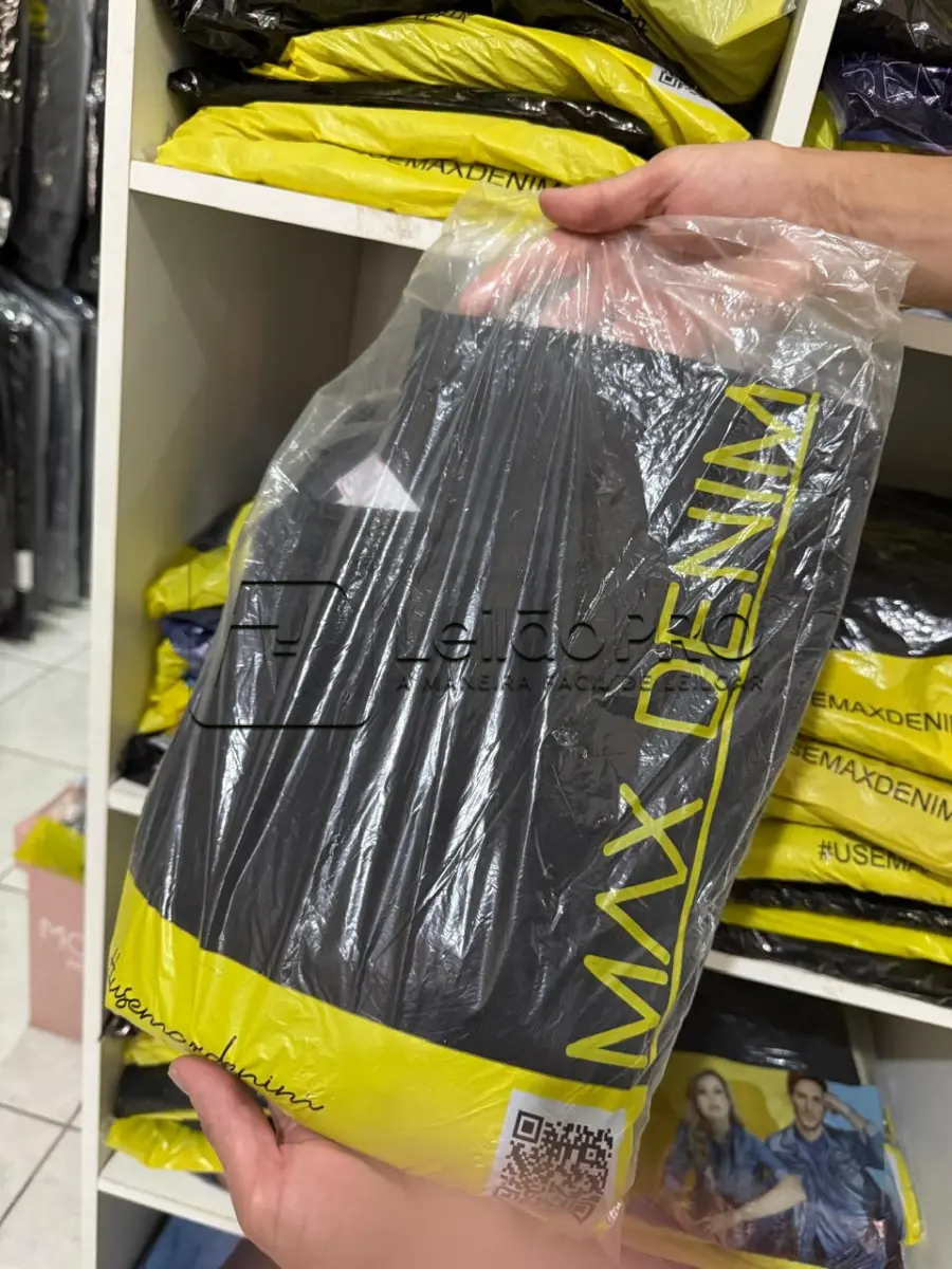 LOTE 001 - 125 Calças Jeans de variados modelos feminino e masculino de marcas diversas