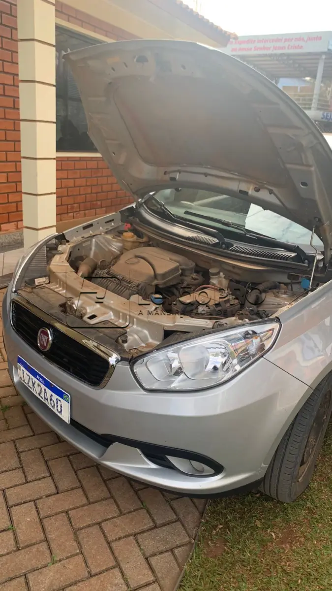 LOTE 004 - Automóvel Marca: Fiat - Modelo: Grand Siena Attractive 1.0 - Ano/Modelo: 2019/2019 - 04 portas - 05 Passageiros - 75 CV - Cor: Prata