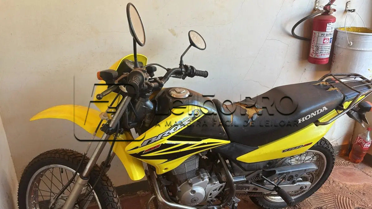 LOTE 016 - Motocicleta marca Honda Bros 150 cc. Ano 2007