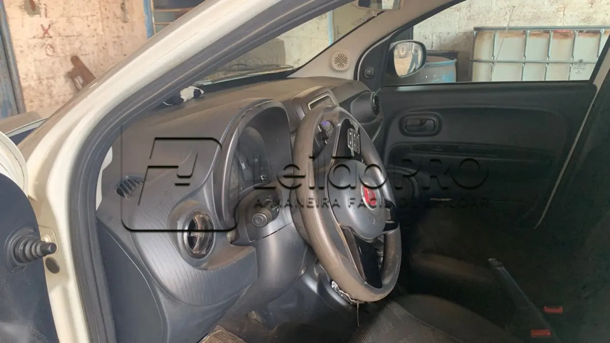 LOTE 005 - Automóvel Marca: Fiat - Modelo: Mobi Way - Ano/Modelo: 2017/2018 - 04 portas - 05 Passageiros - 75 CV - Cor: Branca .