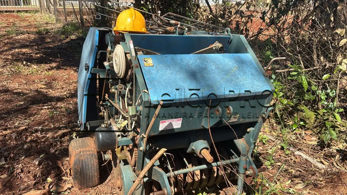 LOTE 005 - Enfardadeira de fardos cilíndricos de 60 cm de largura po 70 cm de comprimento marca Finardi FE 6070