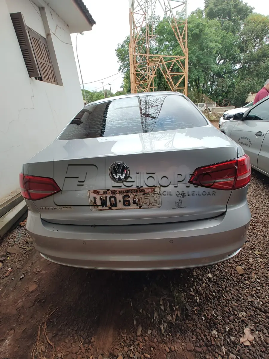 LOTE 006 - Automóvel I/VW/JETTA CL AC, ano 2015