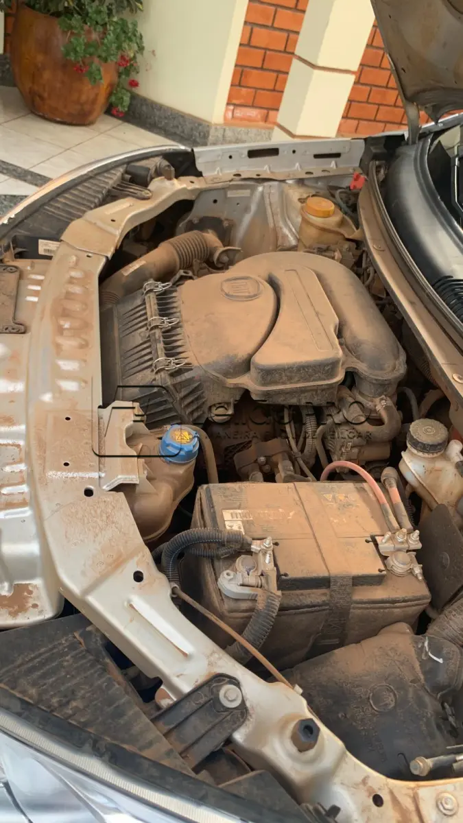 LOTE 004 - Automóvel Marca: Fiat - Modelo: Grand Siena Attractive 1.0 - Ano/Modelo: 2019/2019 - 04 portas - 05 Passageiros - 75 CV - Cor: Prata