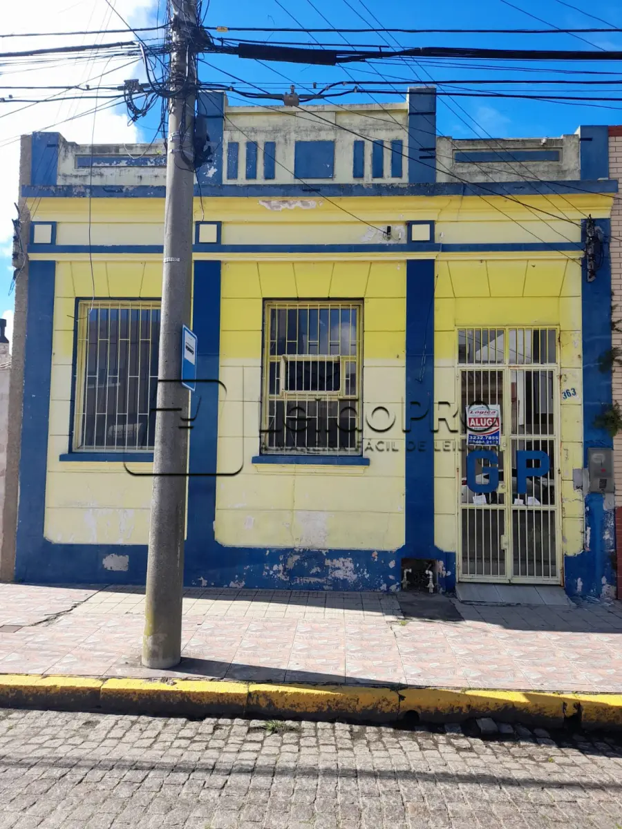Imóvel, casa térrea na cidade de Rio Grande, Rua Andrade Neves nº 363