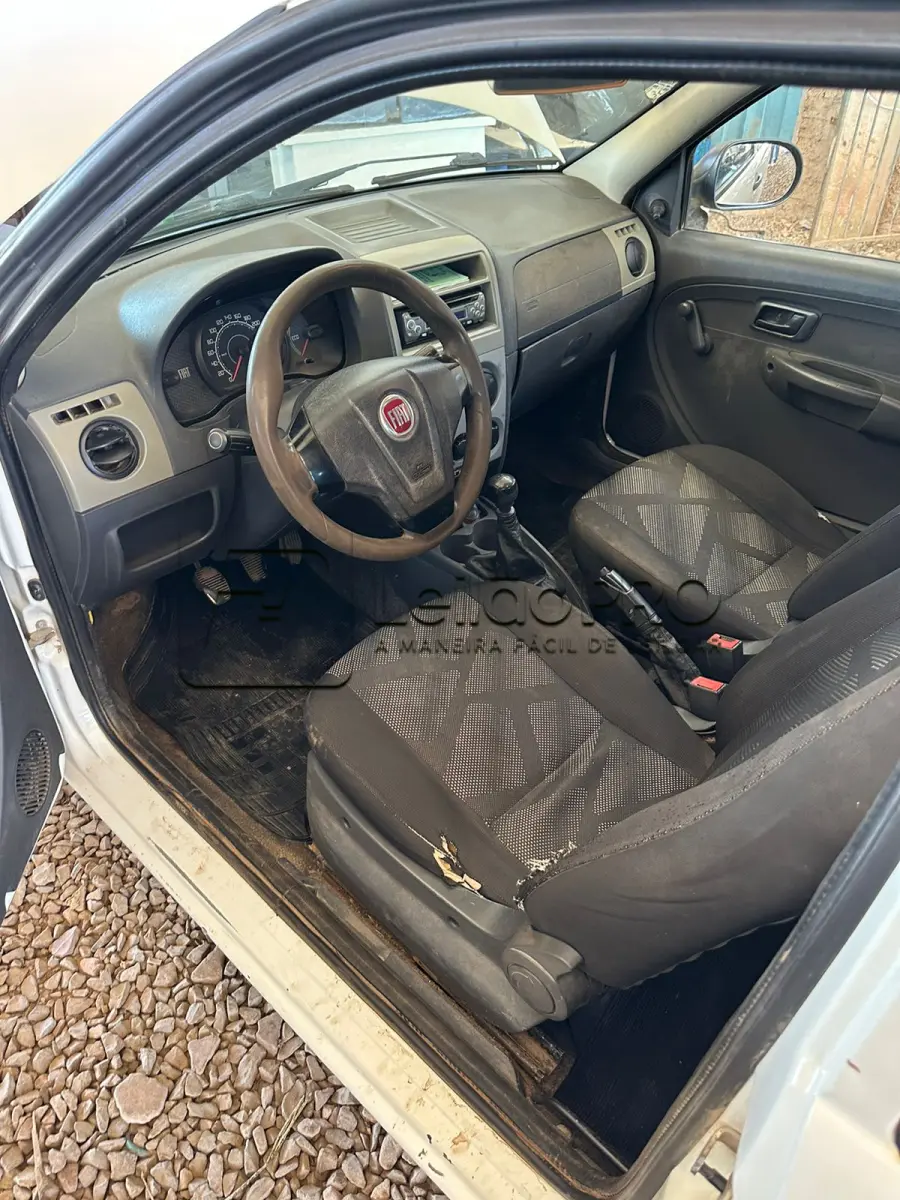 LOTE 001 - Automóvel Fiat  Palio Fire - 2014/2015