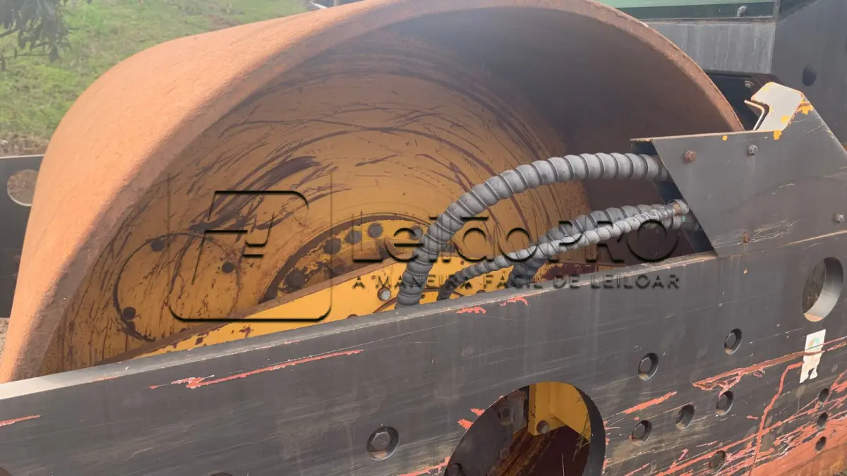 LOTE 007 - Rolo Compactador Powerzz - Modelo 818A - Ano: 03/2017 - Combustível: Diesel