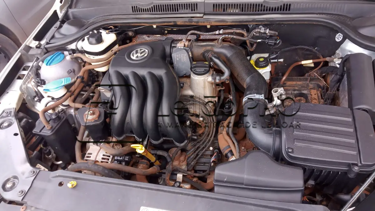 LOTE 006 - Automóvel I/VW/JETTA CL AC, ano 2015