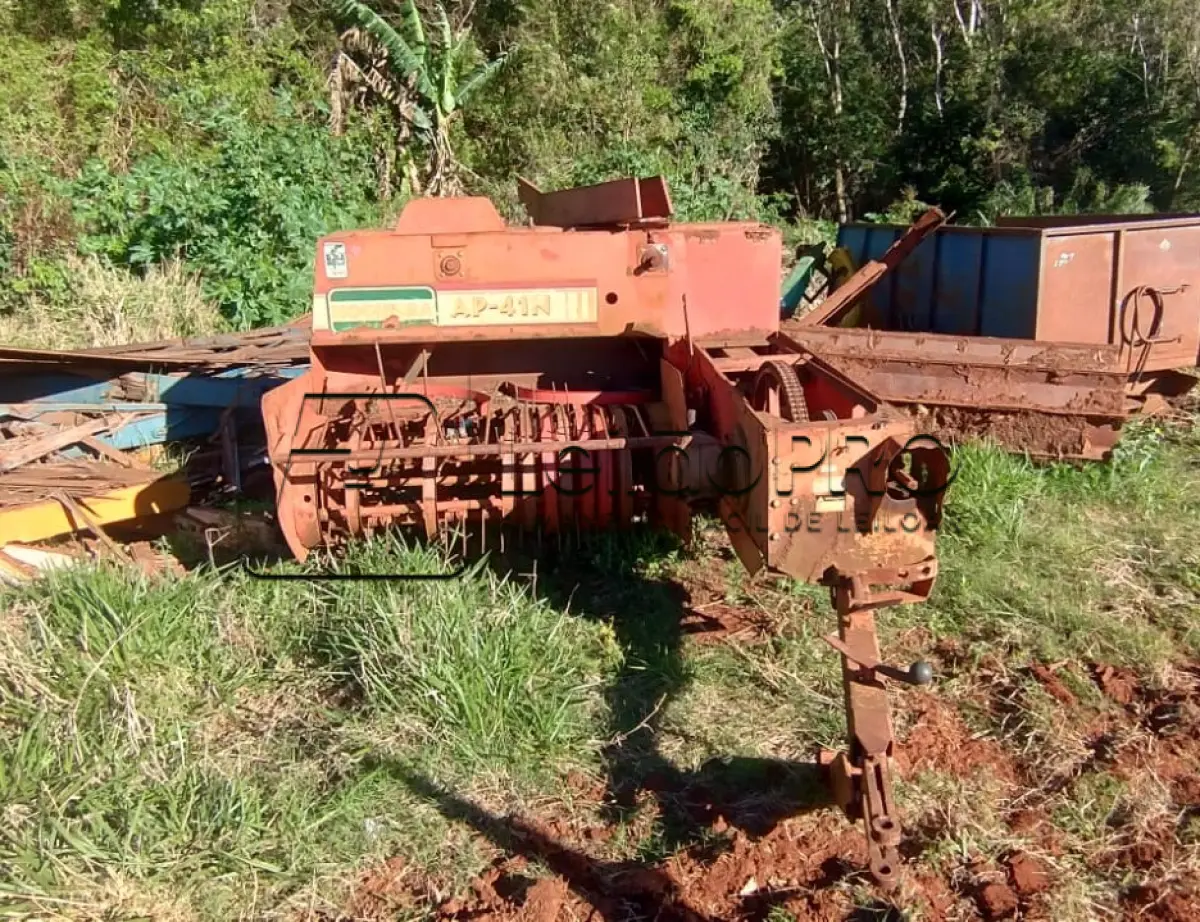 LOTE 008 - Enfardadeira de nogueira modelo Ap 41n ano 2002