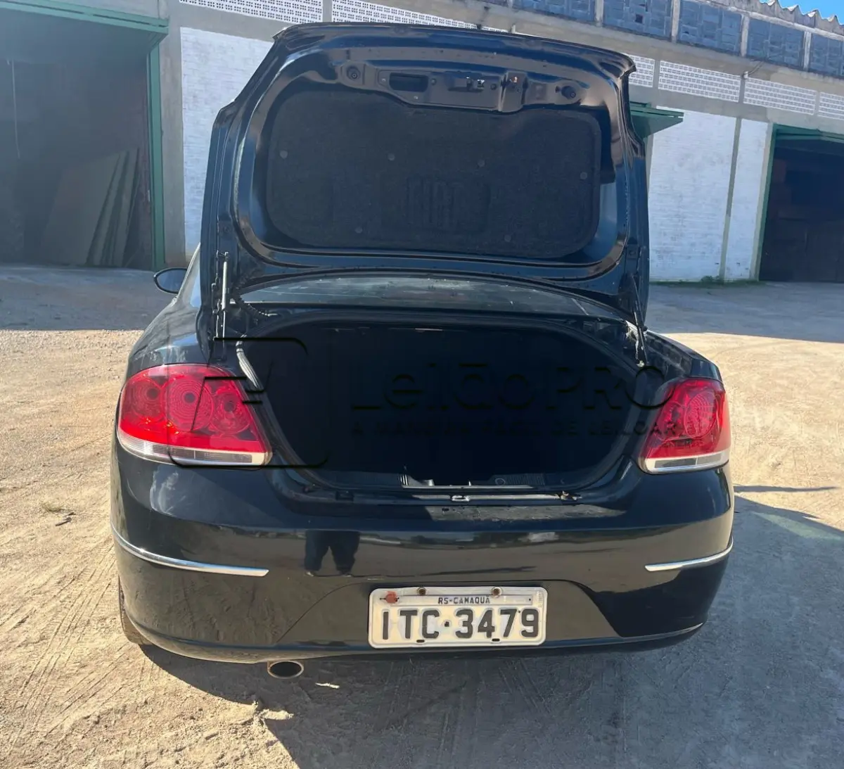 LOTE 001 - Veículo Fiat/Linea Essence 1.8 2012