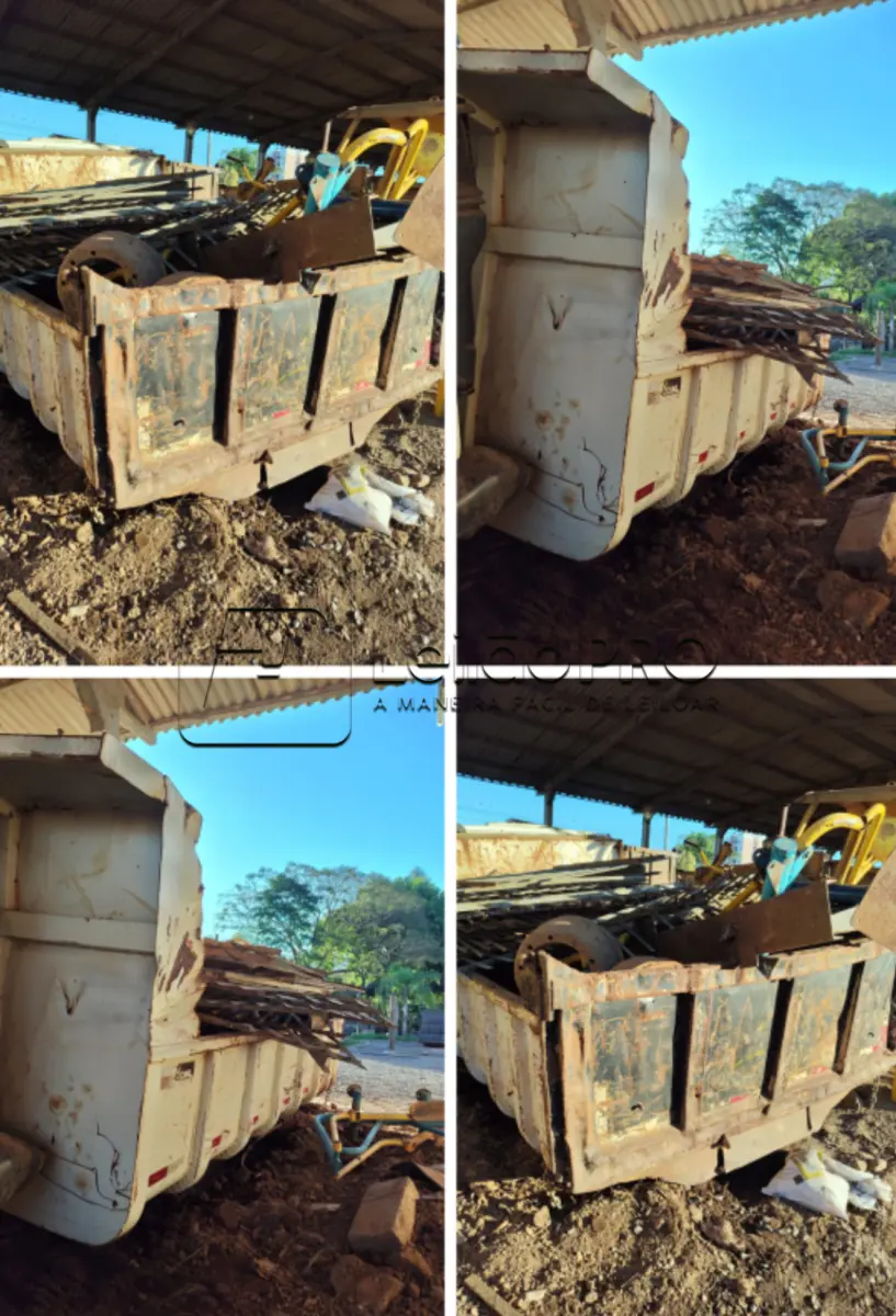 LOTE 020 - Caçamba 6 metros Cúbicos, mais ferragens que está em cima