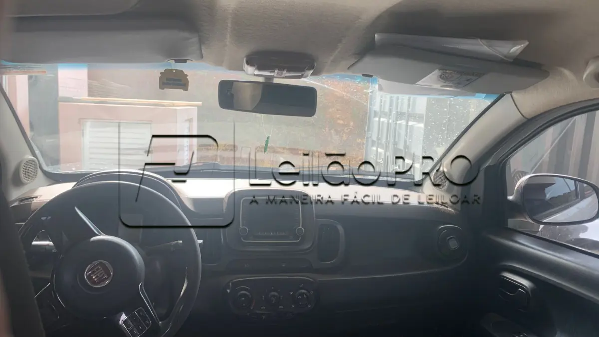 LOTE 006 - Automóvel Marca: Fiat - Modelo: Mobi Like ON - Ano/Modelo: 2016/2017 - 04 portas - 05 Passageiros - 75 CV - Cor: Branca .