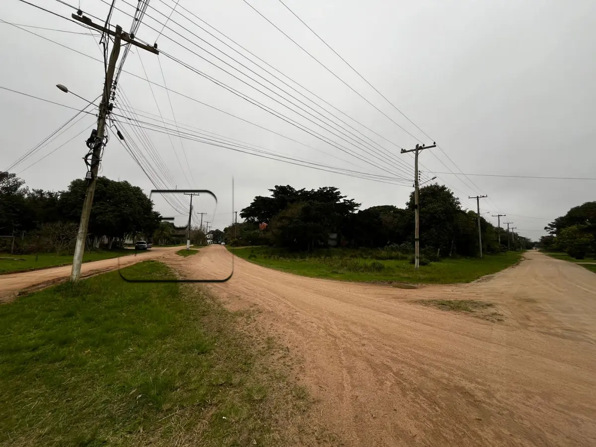 LOTE 001 - Imóvel na Av. Quinze de Novembro no Bairro Pinvest com 675,00 m2 em Tapes/RS