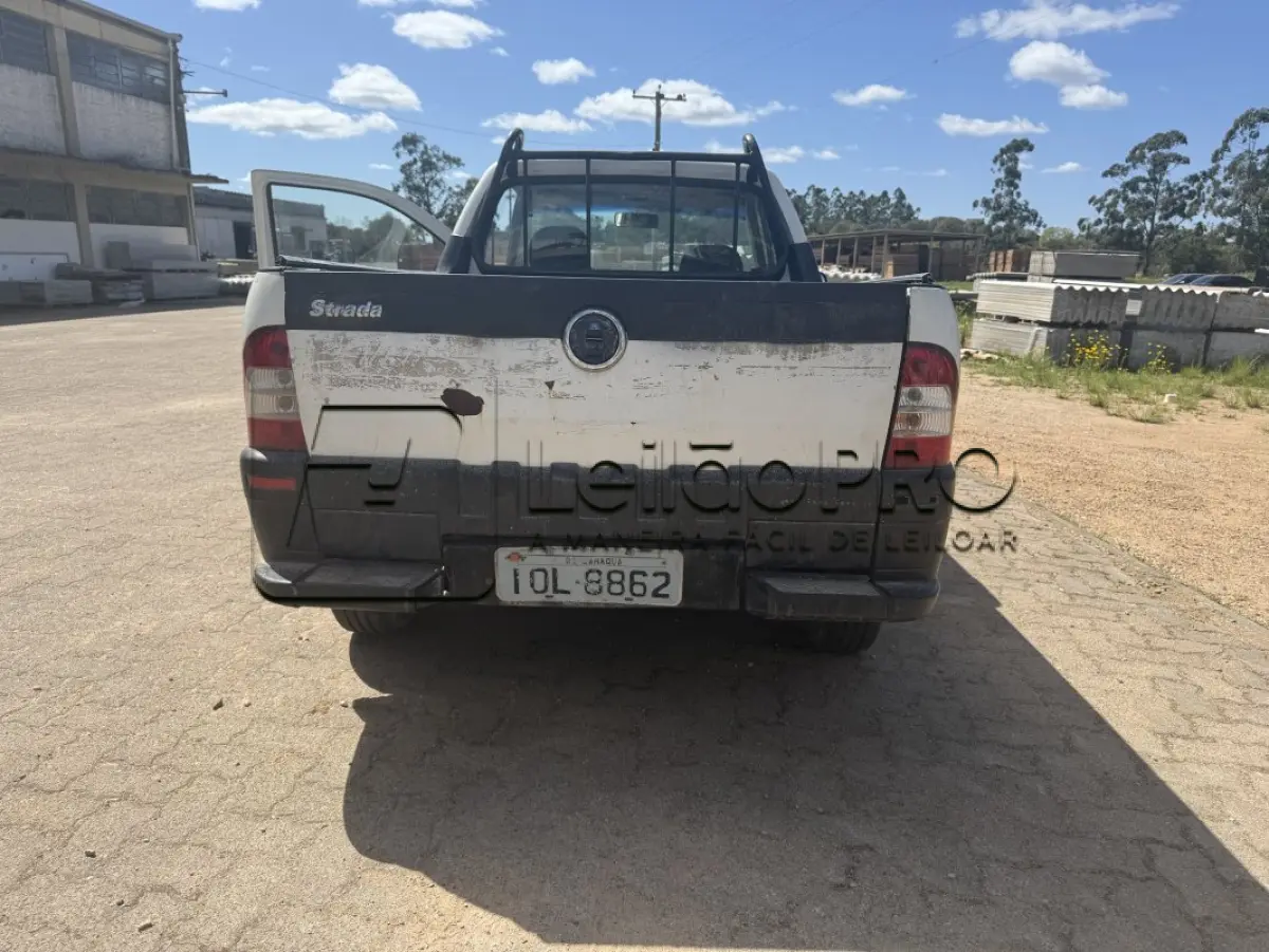LOTE 001 - FIAT STRADA FIRE FLEX, ANO/MODELO 2008, COR: BRANCA