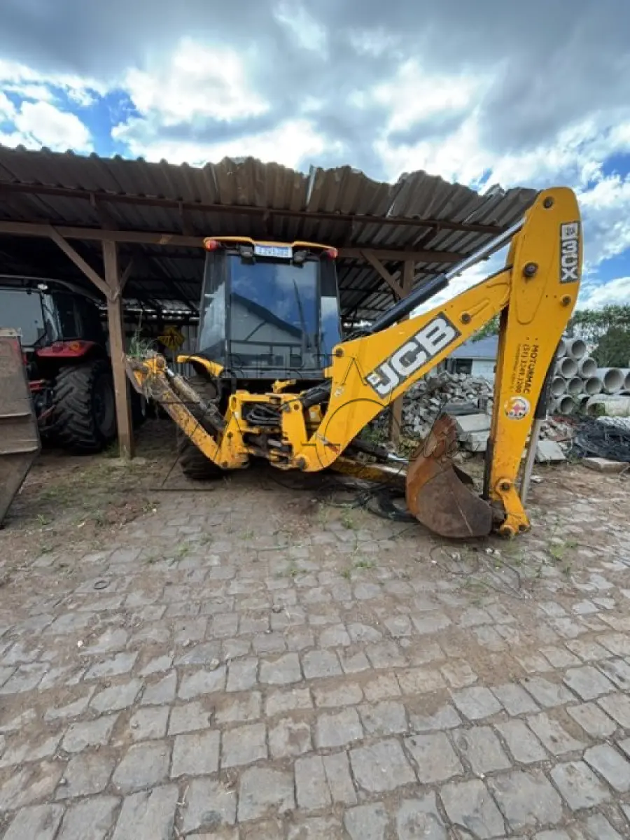 LOTE 009 - MÁQUINA JCB RETROESCAVADEIRA 3CXB14CM2CM  –  Ano/Fab: 2019/2019