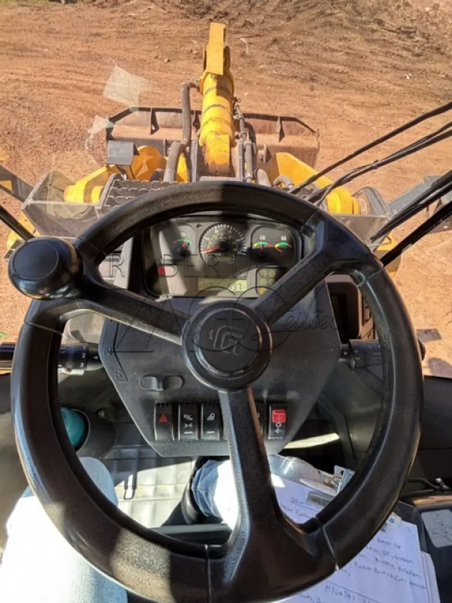 LOTE 010 - MÁQUINA CARREGADEIRA LIUGONG JSSRF130  – Ano/Fab: 2019/2019