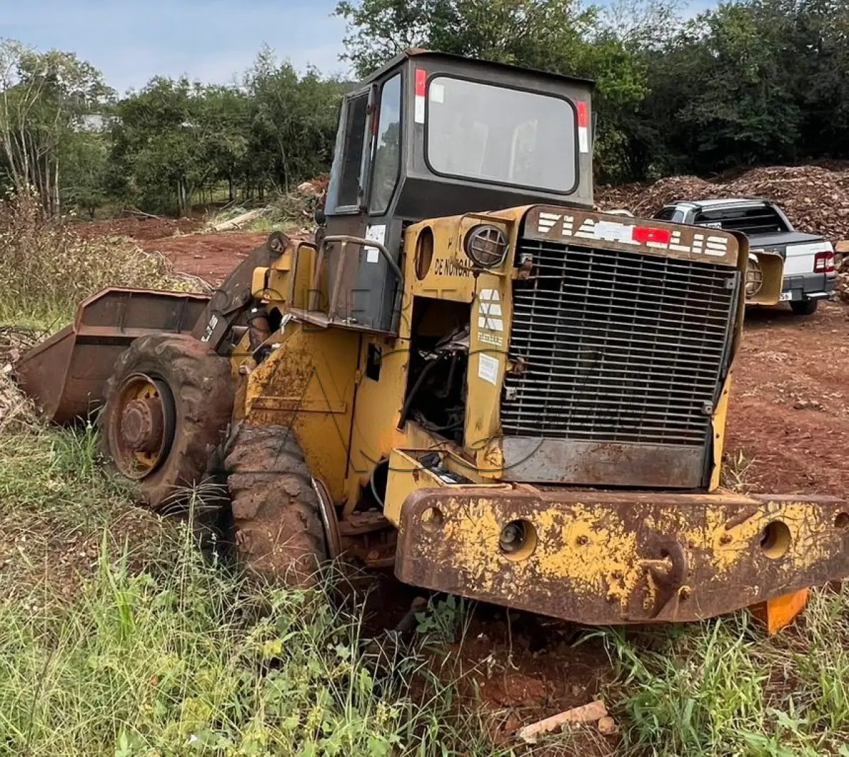 LOTE 005 - Fiatallis - Modelo FR12 HD - Ano/Modelo: 1988/1988 - Combustível: Diesel.