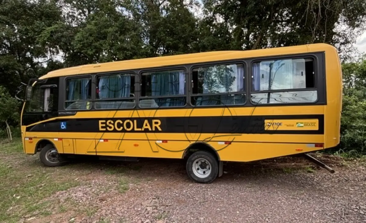 LOTE 008 - ÔNIBUS IVECO BUS 10-190E – Ano/Fab: 2020/2021