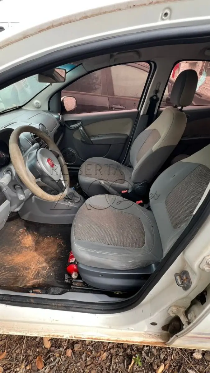 LOTE 001 - Fiat Palio Essence 1.6 - Ano/Modelo: 2014/2014, Prata