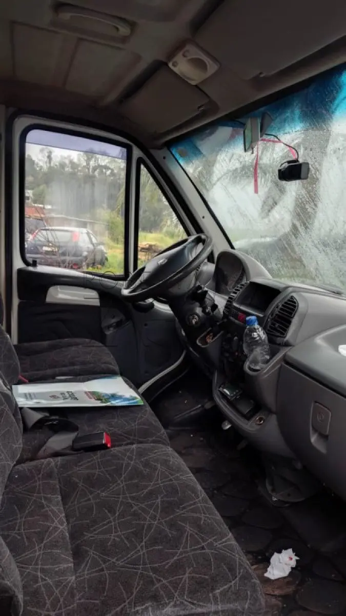 LOTE 004 - Fiat - Modelo: Ducato M Bus Rontan - Ano/Modelo: 2013/2014 - 16 Passageiros