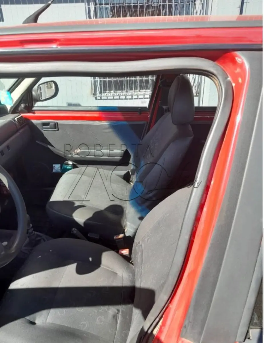 LOTE 005 - Veículo Fiat/Uno Mille Way Econ, placas IRM3288, vermelho, 2010/2011, 4 portas.