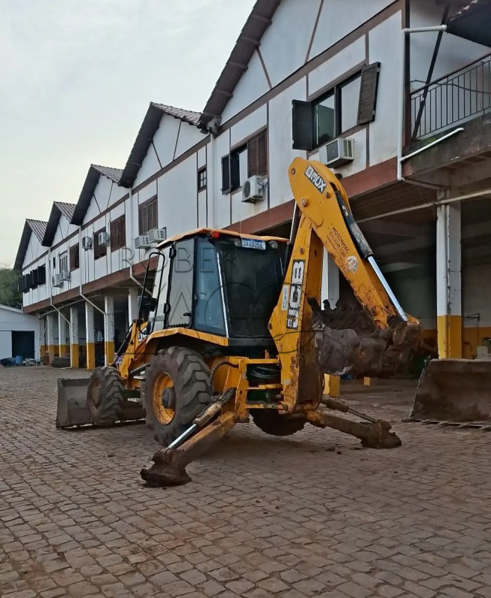 LOTE 019 - RETROESCAVADEIRA DE RODAS JCB 3CXB14CM2CM  – Placa: JAA5J56 – Ano/Fab: 2020