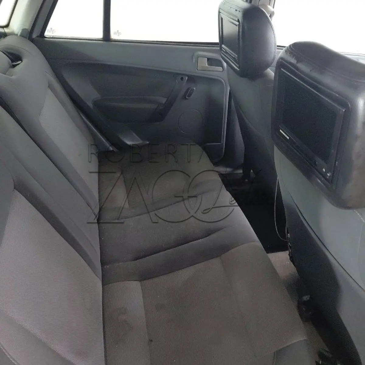 LOTE 006 - Veículo VW Parati 1,56 Surf, Placa IRW 7668, cor prata, 2011/2012