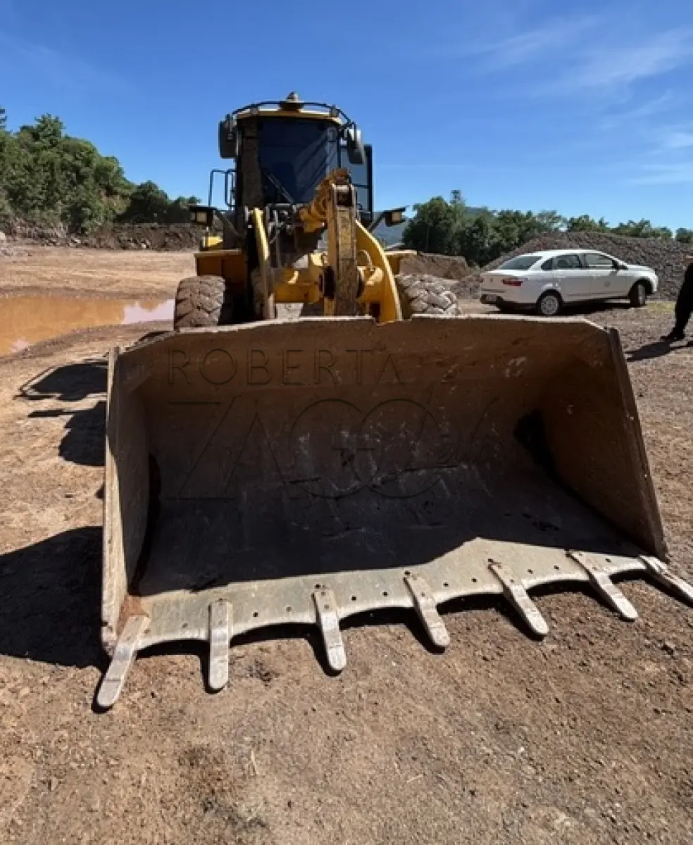 LOTE 010 - MÁQUINA CARREGADEIRA LIUGONG JSSRF130  – Ano/Fab: 2019/2019
