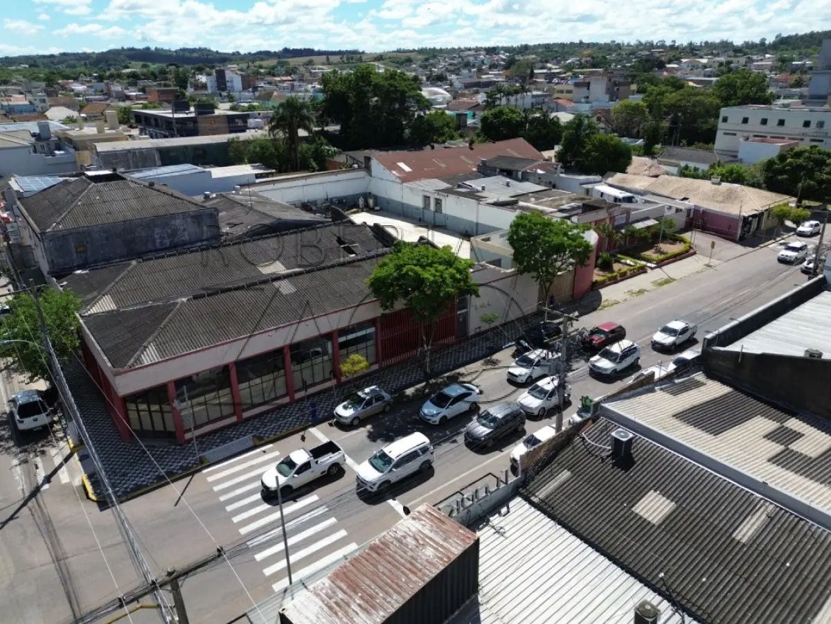 LOTE 001 - Imóvel localizado na esquina da Rua Manoel da Silva Pacheco e Av. Olavo Moraes, com área de 4.097,88m2, no Centro da cidade de Camaquã/RS