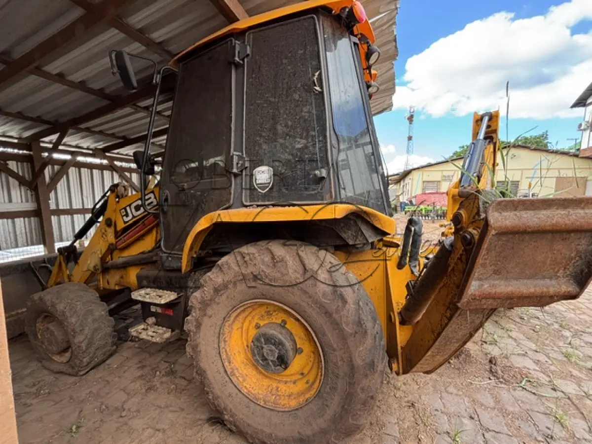 LOTE 009 - MÁQUINA JCB RETROESCAVADEIRA 3CXB14CM2CM  –  Ano/Fab: 2019/2019