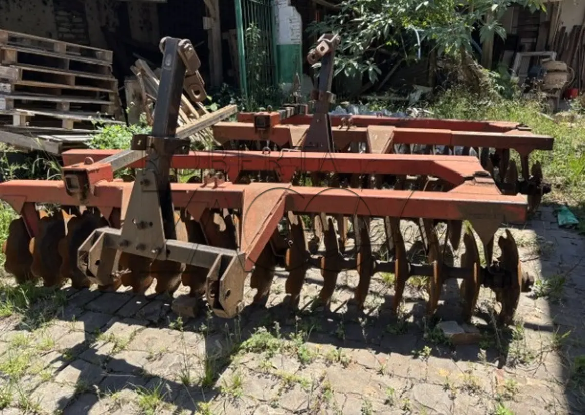 LOTE 016 - IMPLEMENTO AGRÍCOLA CERVO GRADE NIVELADORA HIDRÁULICA E ARRASTO GNHA 30 DISCOS