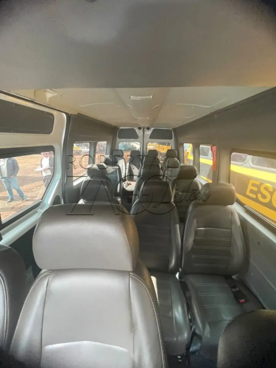 LOTE 002 - VEICULO, RENAULT/MASTER CLASSYVAN, ANO FAB/MOD: 2017/2018, POTÊNCIA 130 CV, LOTAÇÃO 16 PASSAGEIRO NA COR BRANCA.