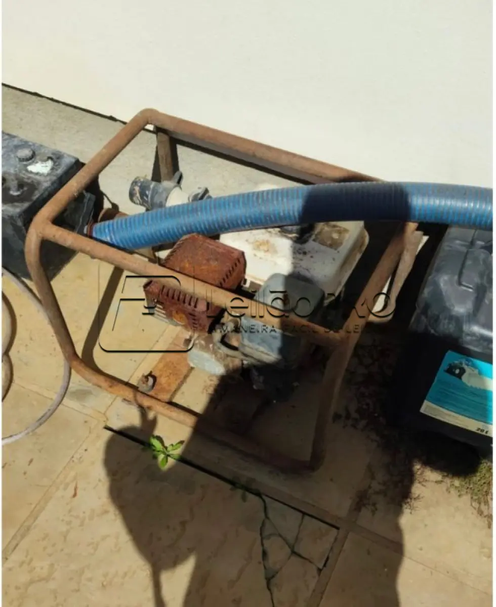 LOTE 001 - Motobomba autoescorvante Honda 5,5hp