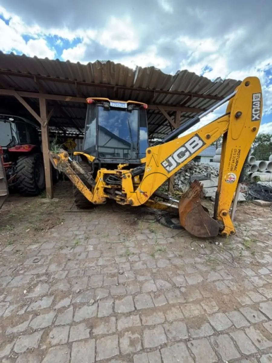 LOTE 009 - MÁQUINA JCB RETROESCAVADEIRA 3CXB14CM2CM  –  Ano/Fab: 2019/2019