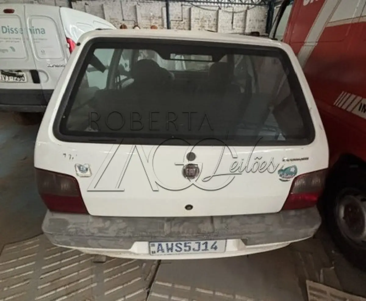 LOTE 004 - AITOMÓVEL FIAT UNO MILLE ECONOMY  –  Ano/Fab: 2013/2013