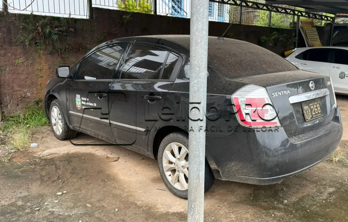 LOTE 010 - NISSAN I SENTRA, 2.0 S, 4 PORTAS, PRETO, ANO 2010/2011.