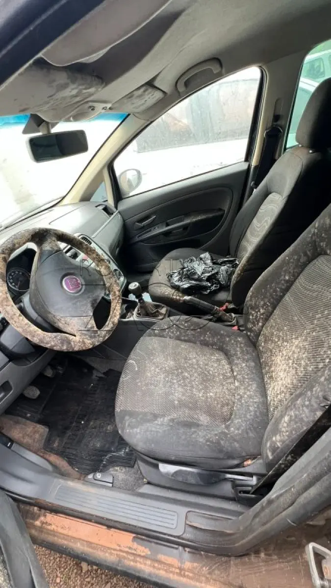 LOTE 004 - Fiat Punto Elx 1.4 - Ano/Modelo: 2009/2009, Preta