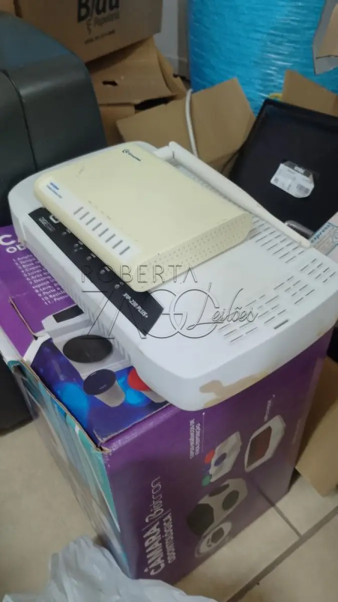 LOTE 022 - SUCATAS EM GERAL: materiais diversos e equipamentos hospitalares (Sec. Saúde)