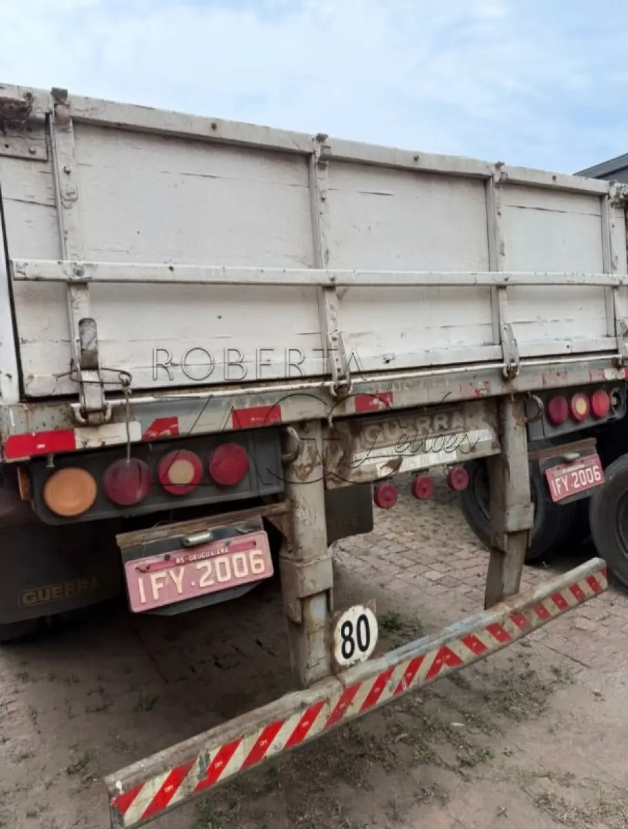 LOTE 012 - Uma carreta reboque A. Guerra, ano 1996, modelo 1997, placas IFY2006, com pneus.