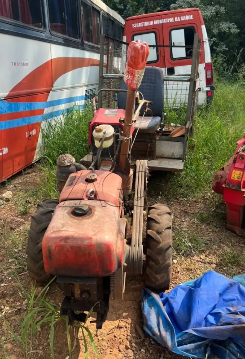 LOTE 006 - Motocultivador Tramontini - Modelo TR 18 RJ - P - Série: T6-1966 - Ano: 2006 - Combustível: Diesel.