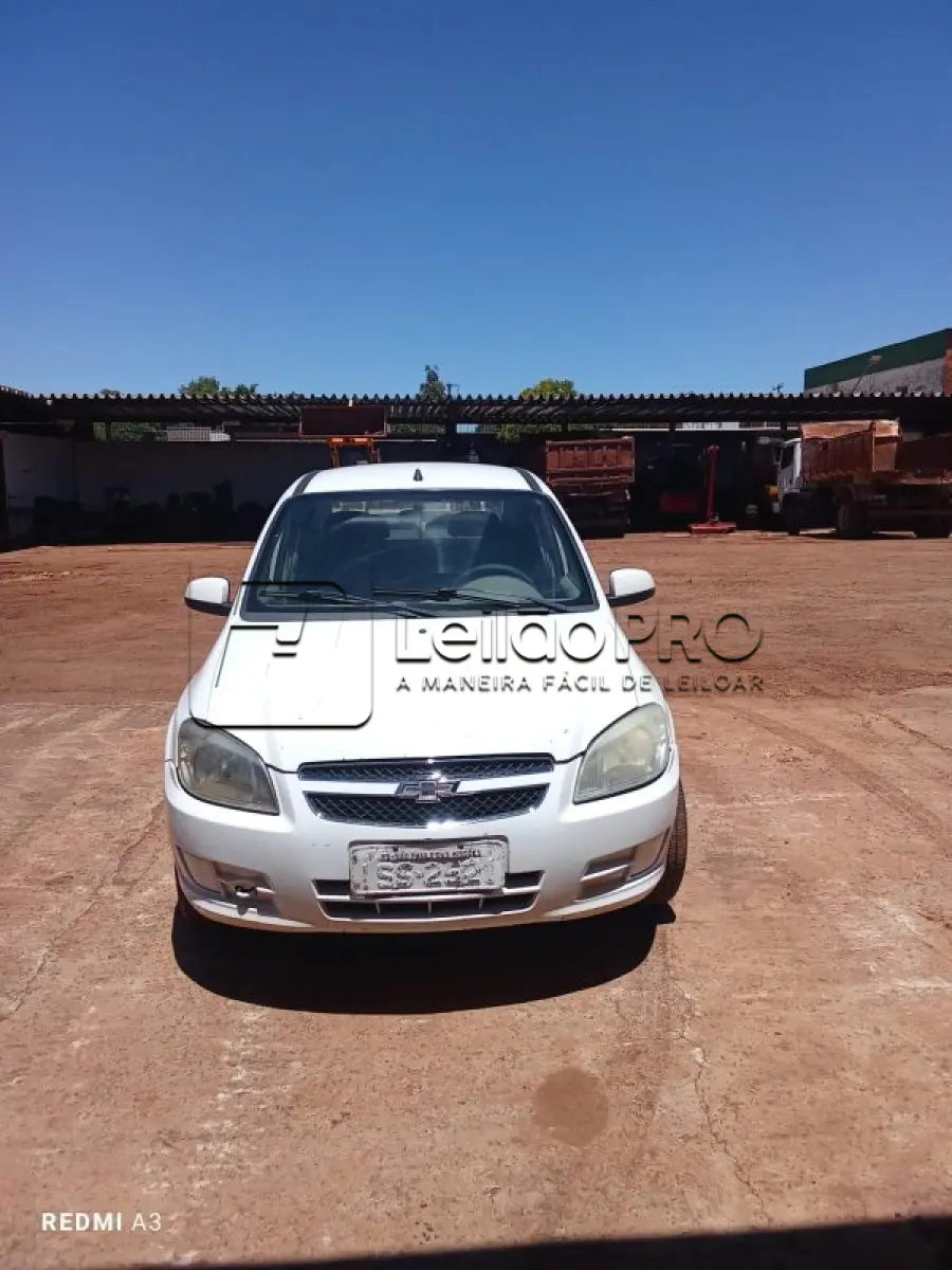 LOTE 004 - Veículo GM Chevrolet Prisma 1.4L LT 2011/2012.
