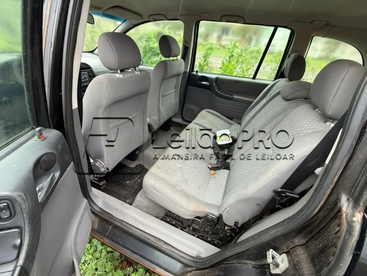 LOTE 001 - VEÍCULO GM/CHEVROLET ZAFIRA EXPRESSION 2.0