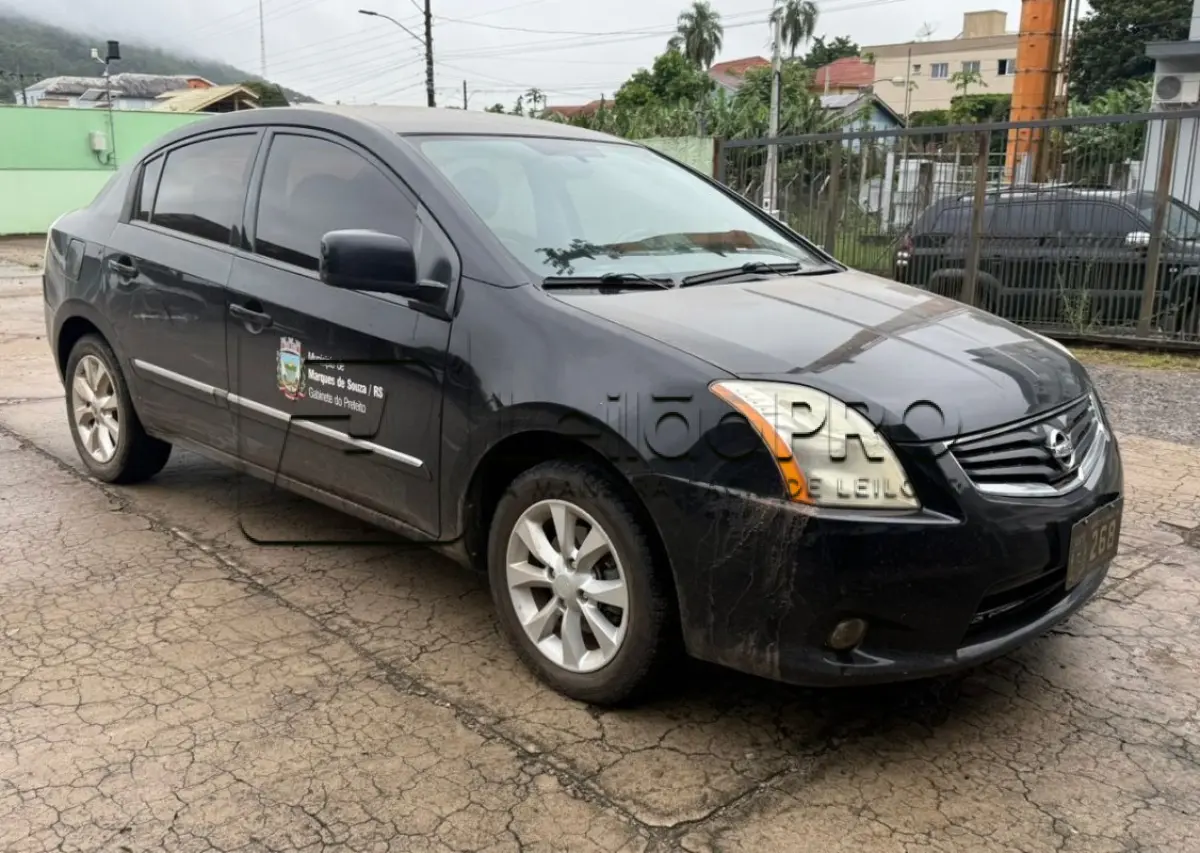 LOTE 010 - NISSAN I SENTRA, 2.0 S, 4 PORTAS, PRETO, ANO 2010/2011.