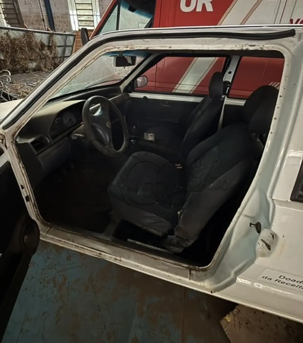 LOTE 004 - AITOMÓVEL FIAT UNO MILLE ECONOMY  –  Ano/Fab: 2013/2013