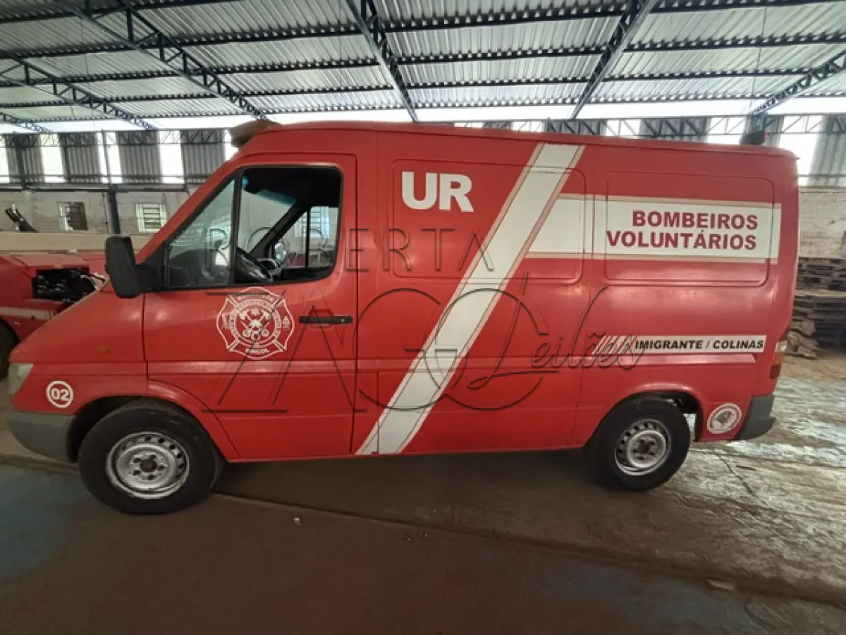 LOTE 011 - VEÍCULO MB SPRINTER 311CDI   – Ano/Fab: 2001/2002