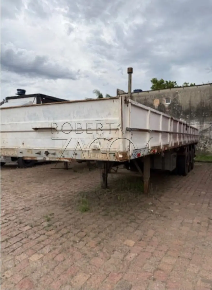 LOTE 012 - Uma carreta reboque A. Guerra, ano 1996, modelo 1997, placas IFY2006, com pneus.