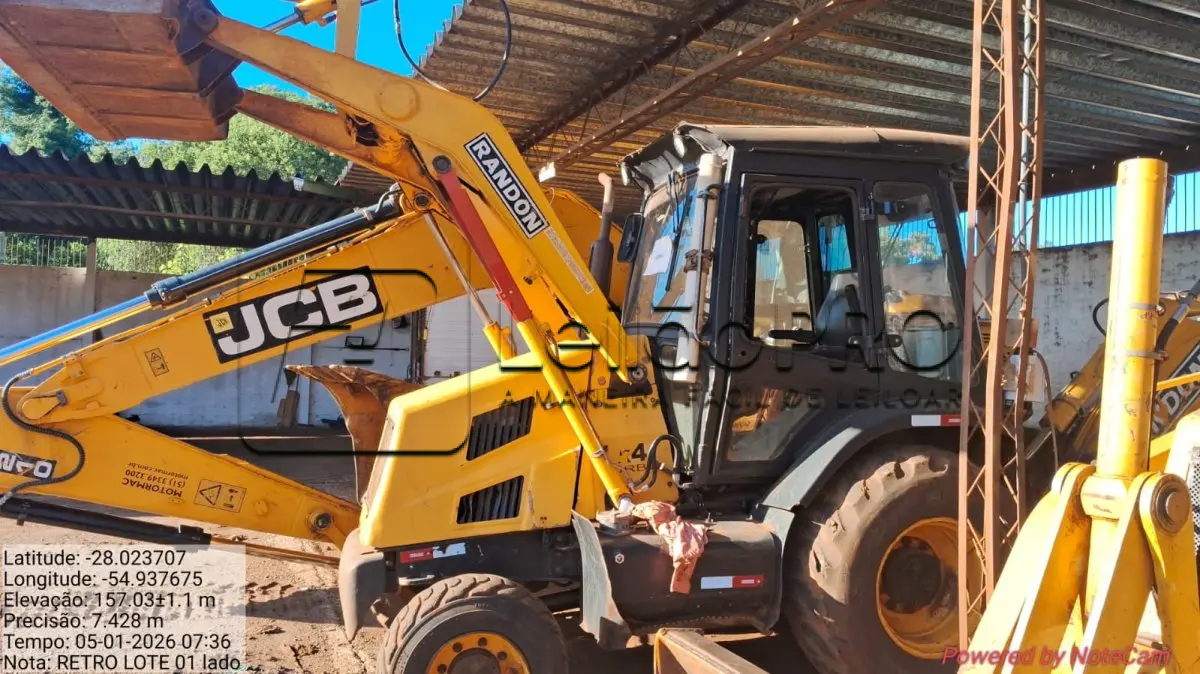 LOTE 001 - Máquina pesada Retroescavadeira Randon 4x4 RD 406 Nº 12 GABINADA ANO 2017.