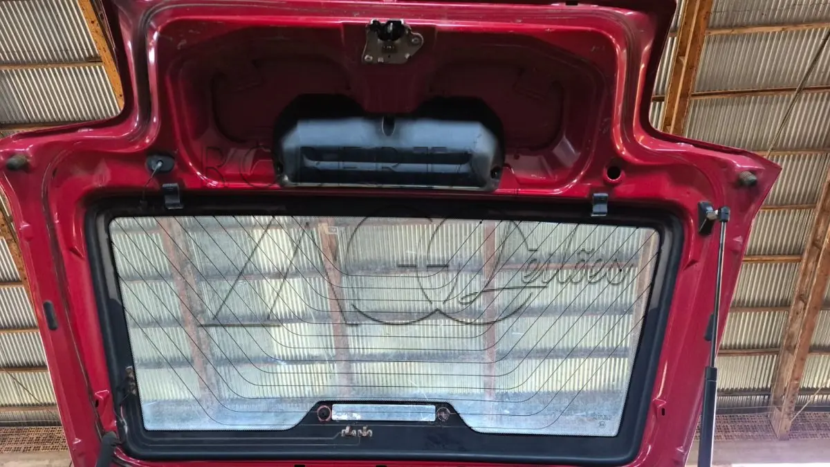 LOTE 005 - Veículo Fiat/Uno Mille Way Econ, placas IRM3288, vermelho, 2010/2011, 4 portas.