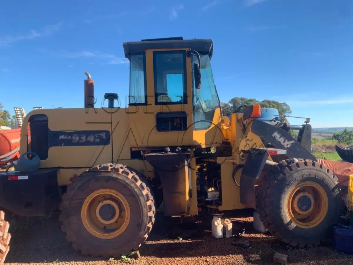 LOTE 002 - Pá-carregadeira Maxloader MX934H, 2019.