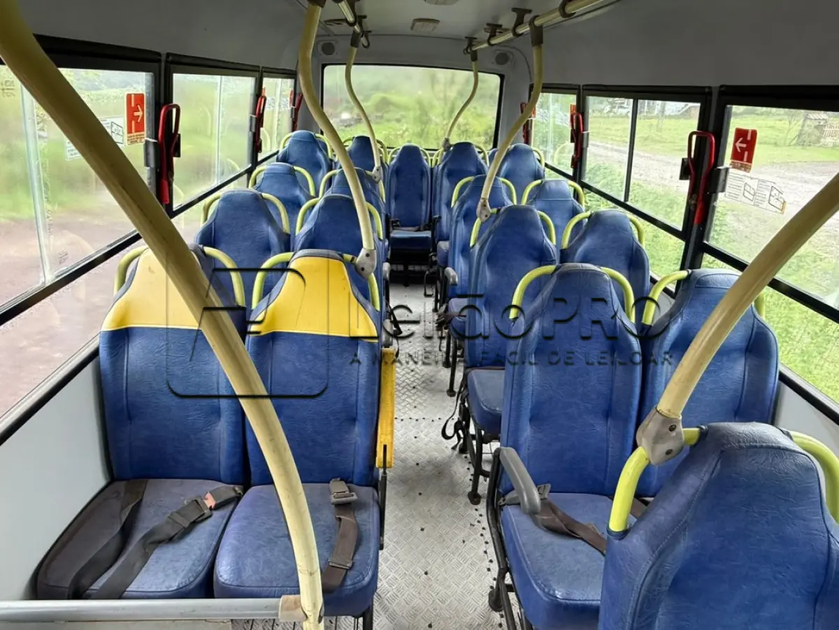 LOTE 009 - ONIBUS MARCOPOLO VOLARE V6 ESCOLAR, 23 PESSOAS, ANO 2009/2010.