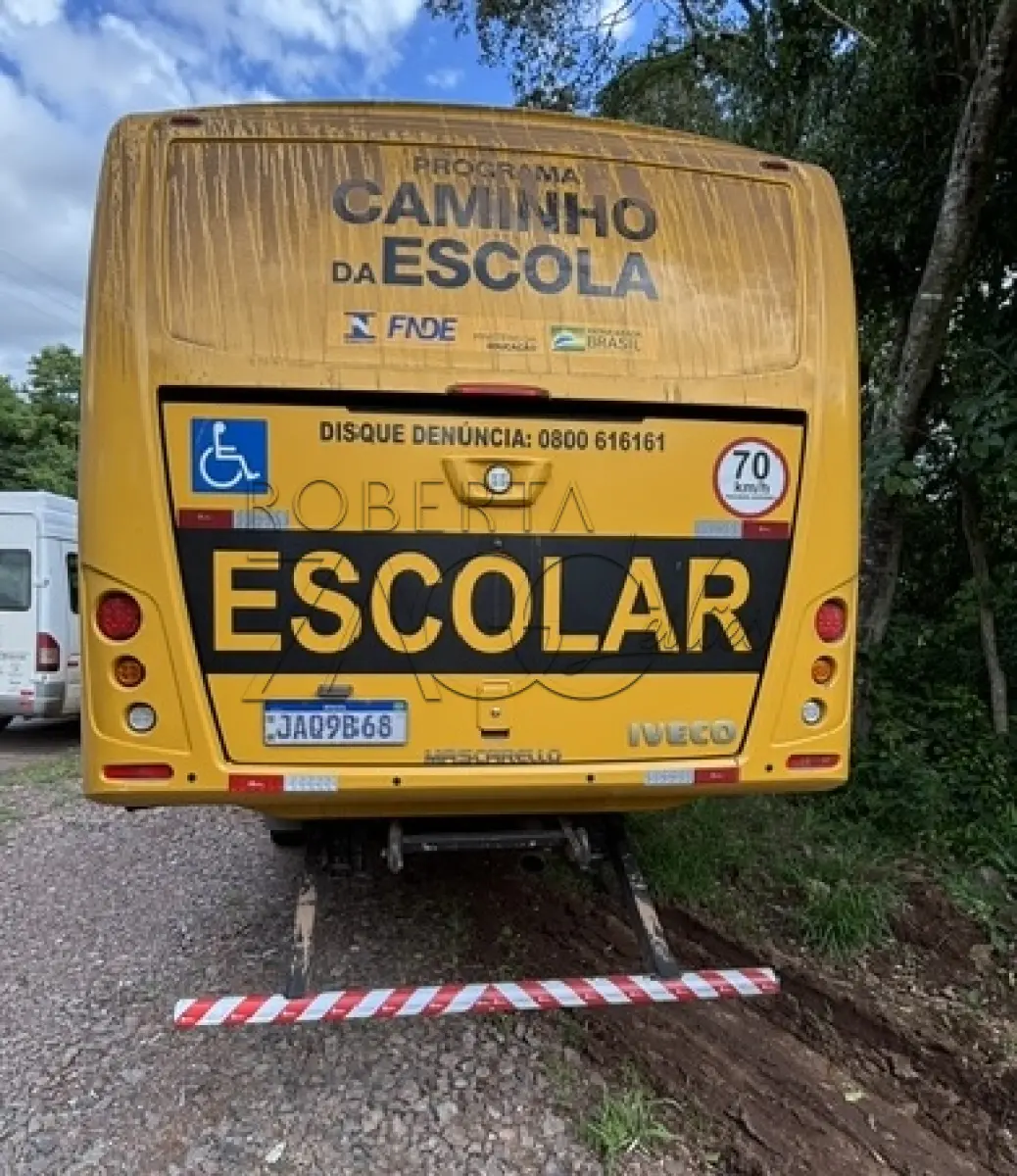 LOTE 008 - ÔNIBUS IVECO BUS 10-190E – Ano/Fab: 2020/2021